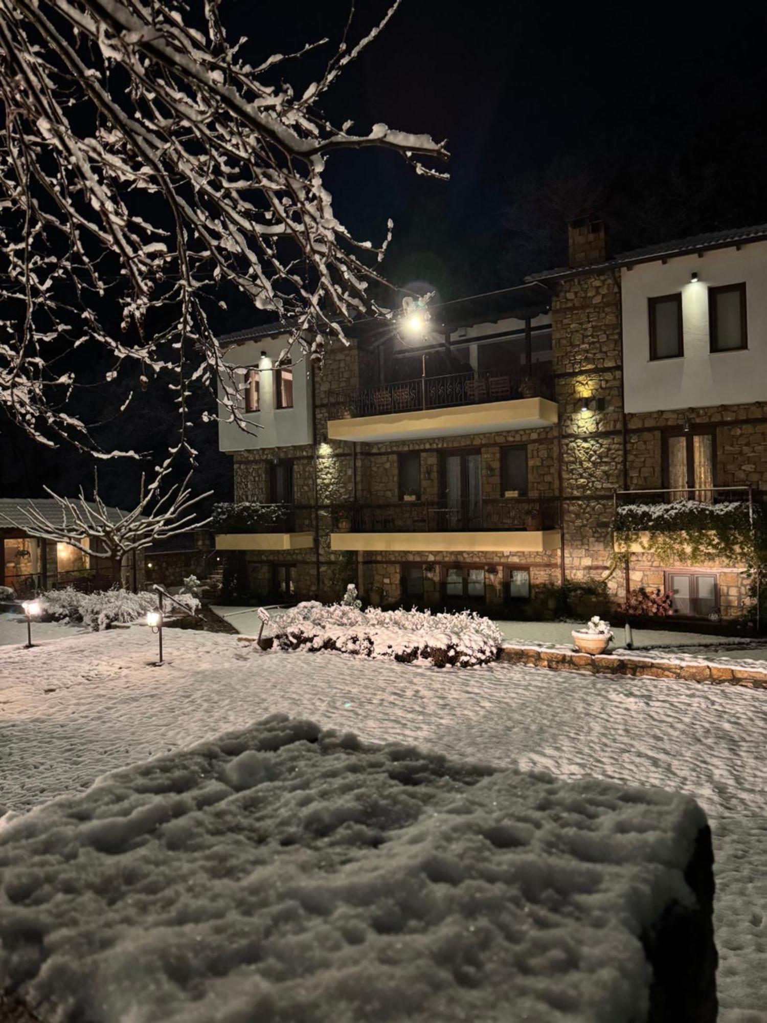 Archontiko Emmanouilidi Suites Loutraki  Luaran gambar