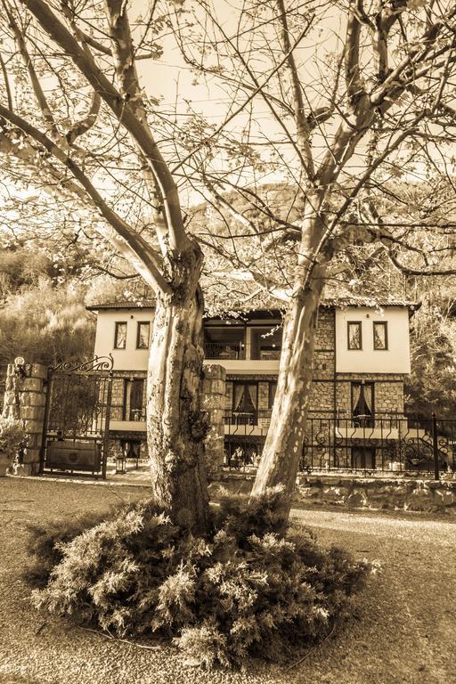 Archontiko Emmanouilidi Suites Loutraki  Luaran gambar