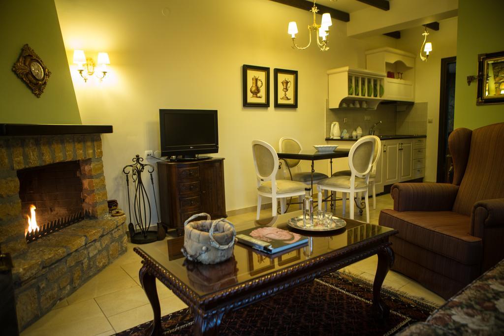 Archontiko Emmanouilidi Suites Loutraki  Luaran gambar
