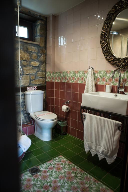 Archontiko Emmanouilidi Suites Loutraki  Luaran gambar